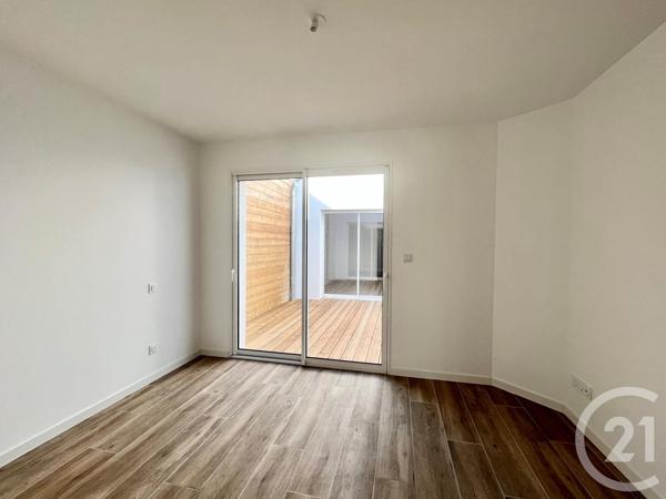 Maison à vendre  5 pièces - 125 m 2   ST PIERRE D OLERON  - 17