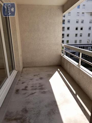 Appartement à louer 2 pièces 49.6m²