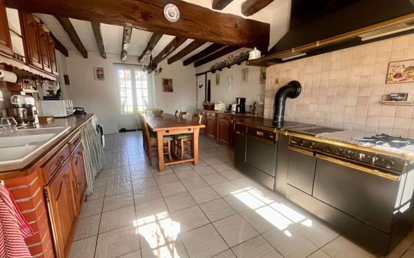 Maison à vendre    5 pièces •  Les Ormes