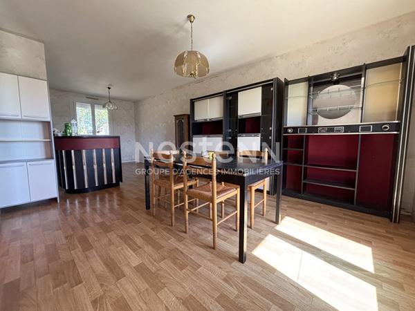 Maison de plain-pied à vendre à MOREAC 3 chambres, garage et son jardin de 520 m²
