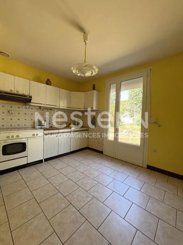 Maison de plain-pied à vendre à MOREAC 3 chambres, garage et son jardin de 520 m²