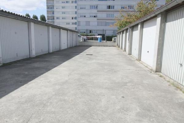 Stationnement à louer    Les Mureaux