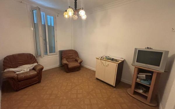 Immeuble à vendre    6 pièces •  Goussainville