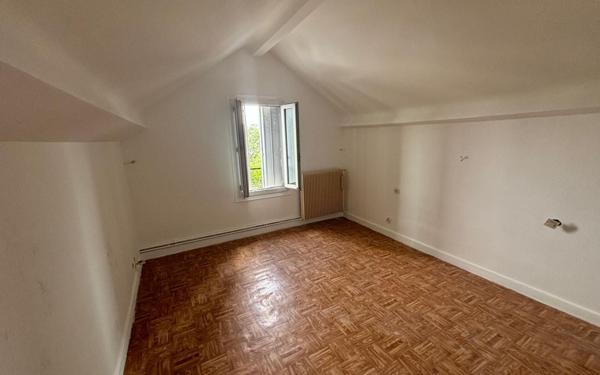 Immeuble à vendre    6 pièces •  Goussainville