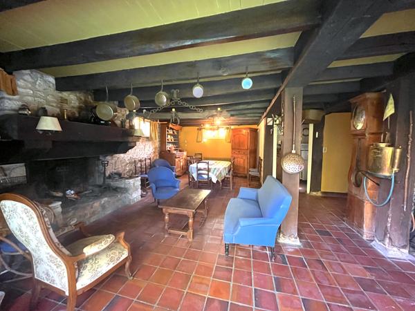 Maison à vendre à Javerlhac-et-la-Chapelle-Saint-Robert (24300) - Dordogne