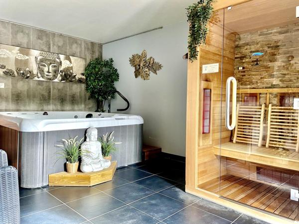 Opportunité rare –Vente fonds de commerce, murs et habitation – Propriété avec chambres d’hôte, spa et activité clé en main