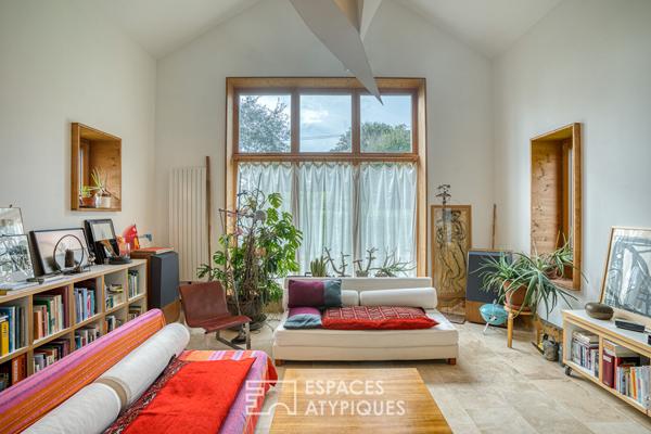 Hameau Périgourdin au coeur de 13,5 hectares avec deux sources naturelles