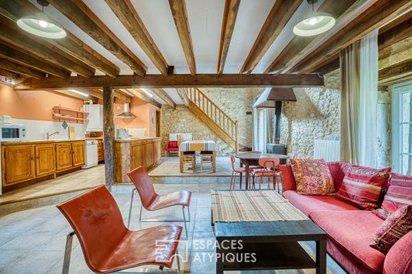 Hameau Périgourdin au coeur de 13,5 hectares avec deux sources naturelles