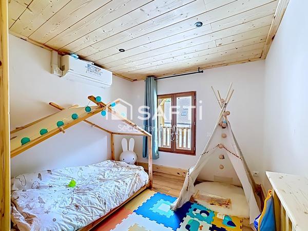 Maison 4 chambres, double garage, climatisation