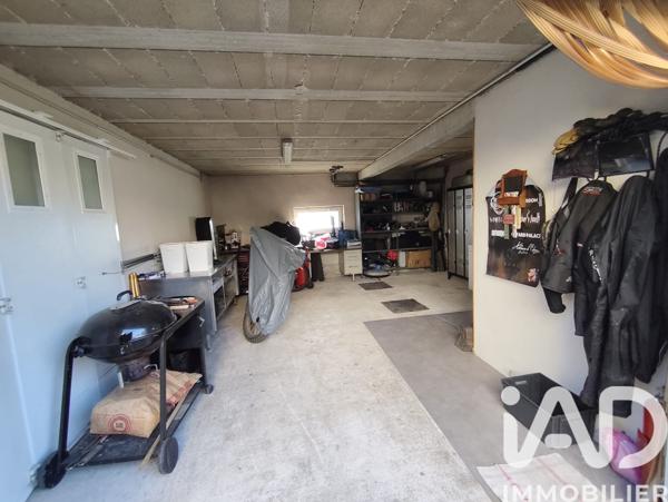 Maison à vendre 10 pièces 244 m² Les Noës