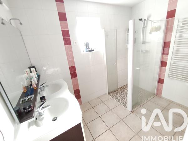 Maison à vendre 10 pièces 244 m² Les Noës
