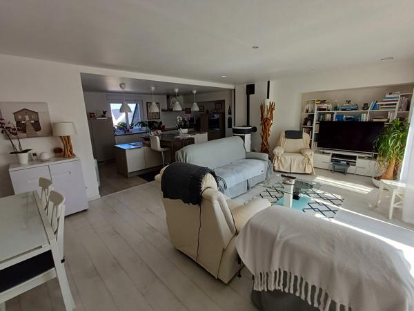 Plougasnou (29630) Plougasnou coeur du bourg, appartement T4 récent exposé au Sud Ouest.