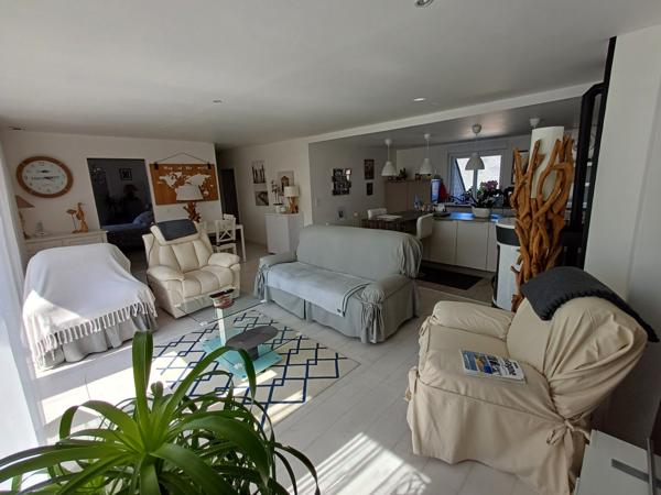 Plougasnou (29630) Plougasnou coeur du bourg, appartement T4 récent exposé au Sud Ouest.