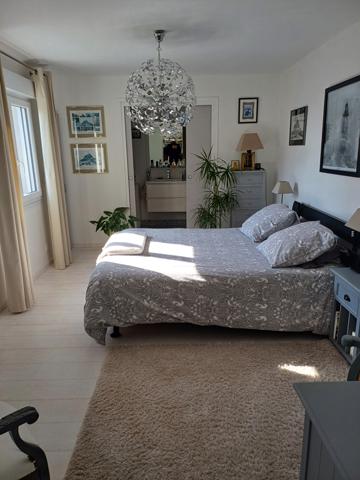 Plougasnou (29630) Plougasnou coeur du bourg, appartement T4 récent exposé au Sud Ouest.