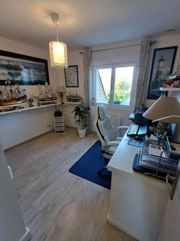 Plougasnou (29630) Plougasnou coeur du bourg, appartement T4 récent exposé au Sud Ouest.