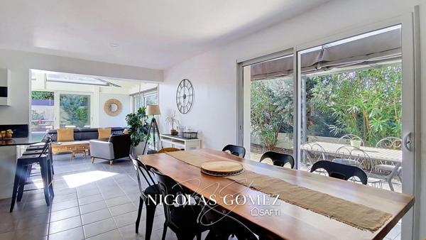 Belle maison T4 111 m² avec piscine, garage, DPE "C" - Collonges-Au-Mont-d'Or