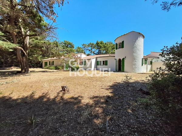 Maison à vendre à La Flotte - 5 pièces, piscine, grand terrain