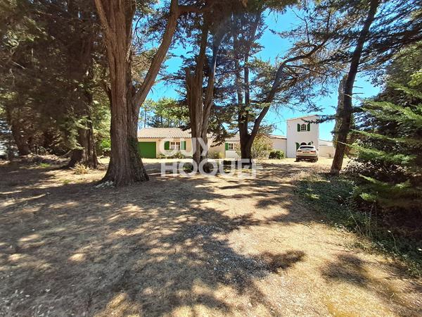 Maison à vendre à La Flotte - 5 pièces, piscine, grand terrain