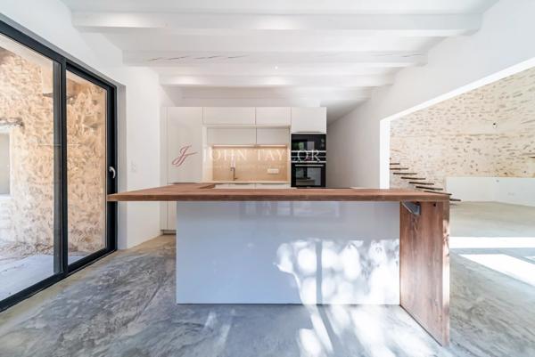 A VENDRE Mas de ville rénové avec maisonnette indépendante à restaurer – L’Isle-sur-la-Sorgue, Provence