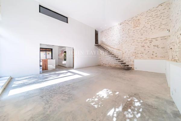 A VENDRE Mas de ville rénové avec maisonnette indépendante à restaurer – L’Isle-sur-la-Sorgue, Provence