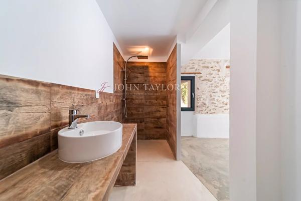 A VENDRE Mas de ville rénové avec maisonnette indépendante à restaurer – L’Isle-sur-la-Sorgue, Provence