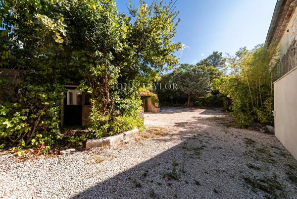 A VENDRE Mas de ville rénové avec maisonnette indépendante à restaurer – L’Isle-sur-la-Sorgue, Provence