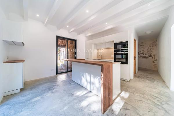 A VENDRE Mas de ville rénové avec maisonnette indépendante à restaurer – L’Isle-sur-la-Sorgue, Provence