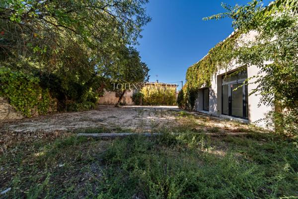 A VENDRE Mas de ville rénové avec maisonnette indépendante à restaurer – L’Isle-sur-la-Sorgue, Provence