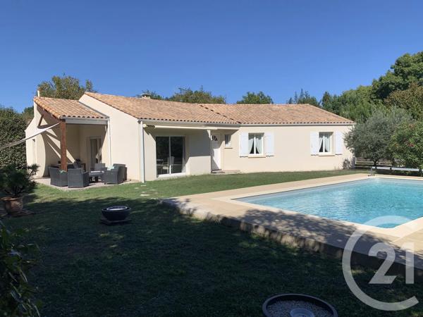 Maison à vendre  5 pièces - 125 m 2   SAINTES  - 17