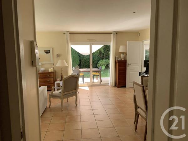 Maison à vendre  5 pièces - 125 m 2   SAINTES  - 17