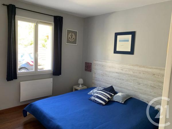 Maison à vendre  5 pièces - 125 m 2   SAINTES  - 17