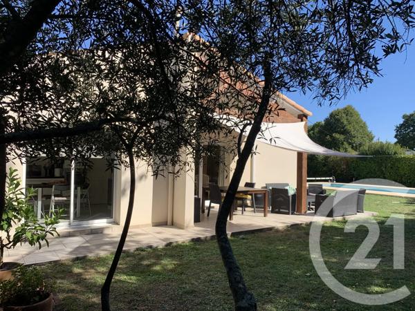 Maison à vendre  5 pièces - 125 m 2   SAINTES  - 17