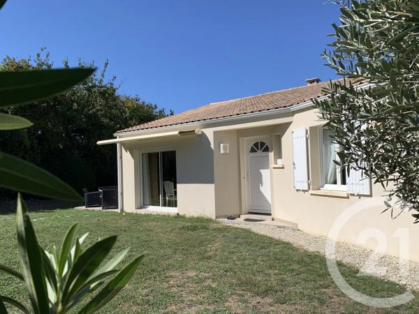 Maison à vendre  5 pièces - 125 m 2   SAINTES  - 17