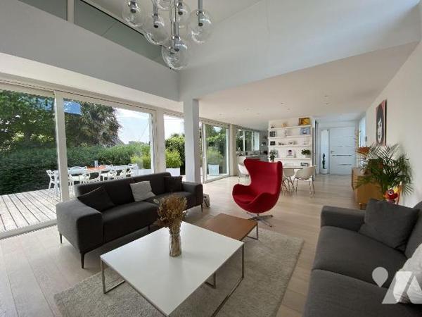 RARETÉ ARCHITECTURALE DANS UN CADRE PRIVILÉGIÉ
Nichée au c?ur d'un quartier extrêmement recher...