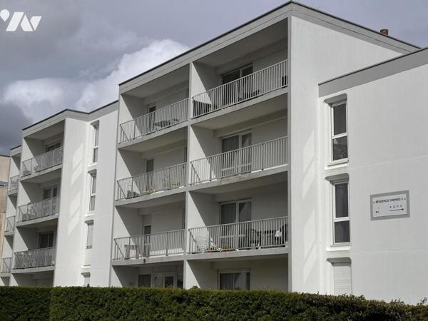 VANNES Ouest à 2 pas commerces, appartement T3 66 m² A RENOVER avec ascenseur, cave et pk couvert