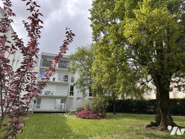 VANNES Ouest à 2 pas commerces, appartement T3 66 m² A RENOVER avec ascenseur, cave et pk couvert