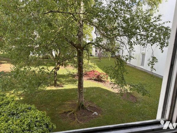 VANNES Ouest à 2 pas commerces, appartement T3 66 m² A RENOVER avec ascenseur, cave et pk couvert