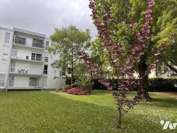 VANNES Ouest à 2 pas commerces, appartement T3 66 m² A RENOVER avec ascenseur, cave et pk couvert