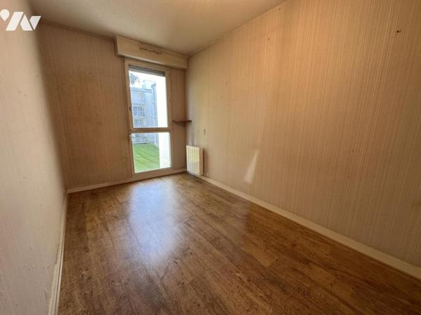 VANNES Ouest à 2 pas commerces, appartement T3 66 m² A RENOVER avec ascenseur, cave et pk couvert