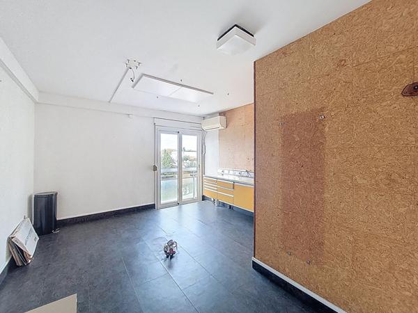 Local commercial de 101 m2 au 1er étage à vendre à Ramonville-Saint-Agne -Place Marnac