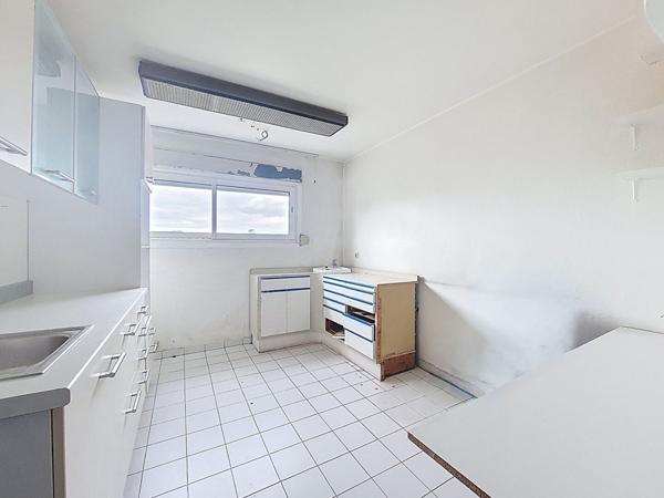 Local commercial de 101 m2 au 1er étage à vendre à Ramonville-Saint-Agne -Place Marnac