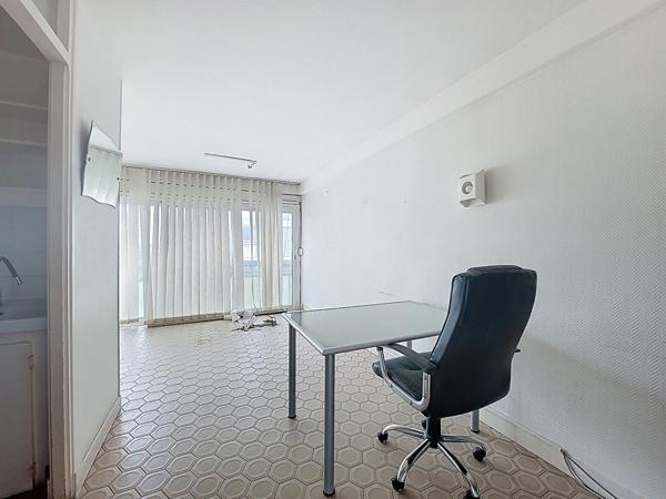 Local commercial de 101 m2 au 1er étage à vendre à Ramonville-Saint-Agne -Place Marnac