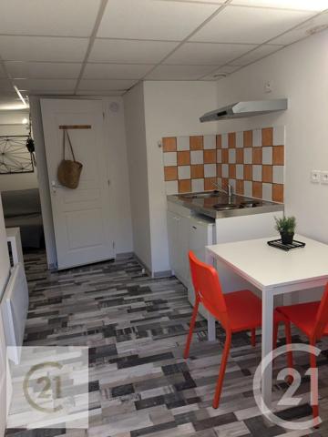 Immeuble à vendre  83 m 2   LASBORDES  - 11