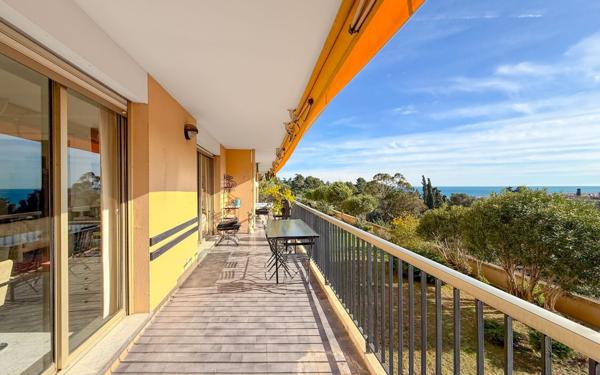 Appartement à vendre    5 pièces • 131 m2 Nice