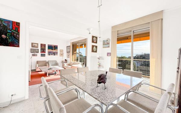 Appartement à vendre    5 pièces • 131 m2 Nice