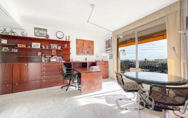 Appartement à vendre    5 pièces • 131 m2 Nice