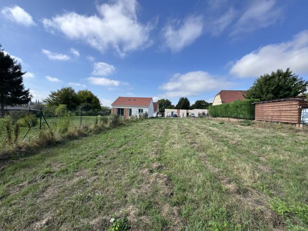 Terrain
        
        - 680 m² 35 000 € *