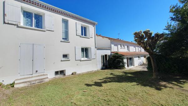 Emplacement rare à deux pas de l'océan, idéal pour projet locatif ou familial !