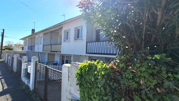 Emplacement rare à deux pas de l'océan, idéal pour projet locatif ou familial !