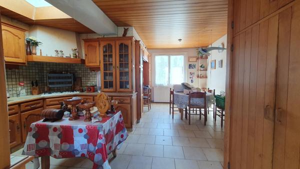 Emplacement rare à deux pas de l'océan, idéal pour projet locatif ou familial !